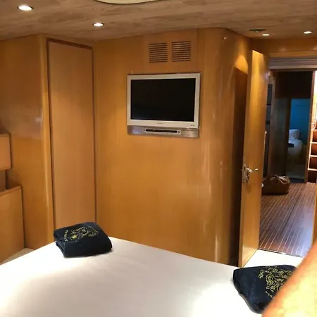 Botel Twiny Cannes